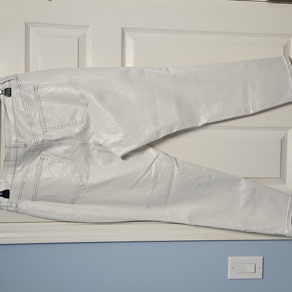 Tommy Bahama Metallic High Rise Ankle Denim: Metallic White/Silver: Size- 16 - Picture 12 of 16